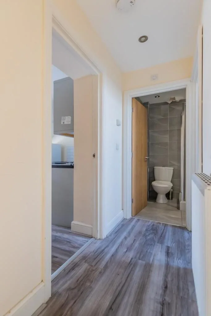 2 bedroom private hall for rent