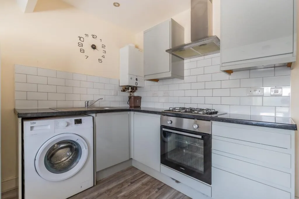 2 bedroom private hall for rent