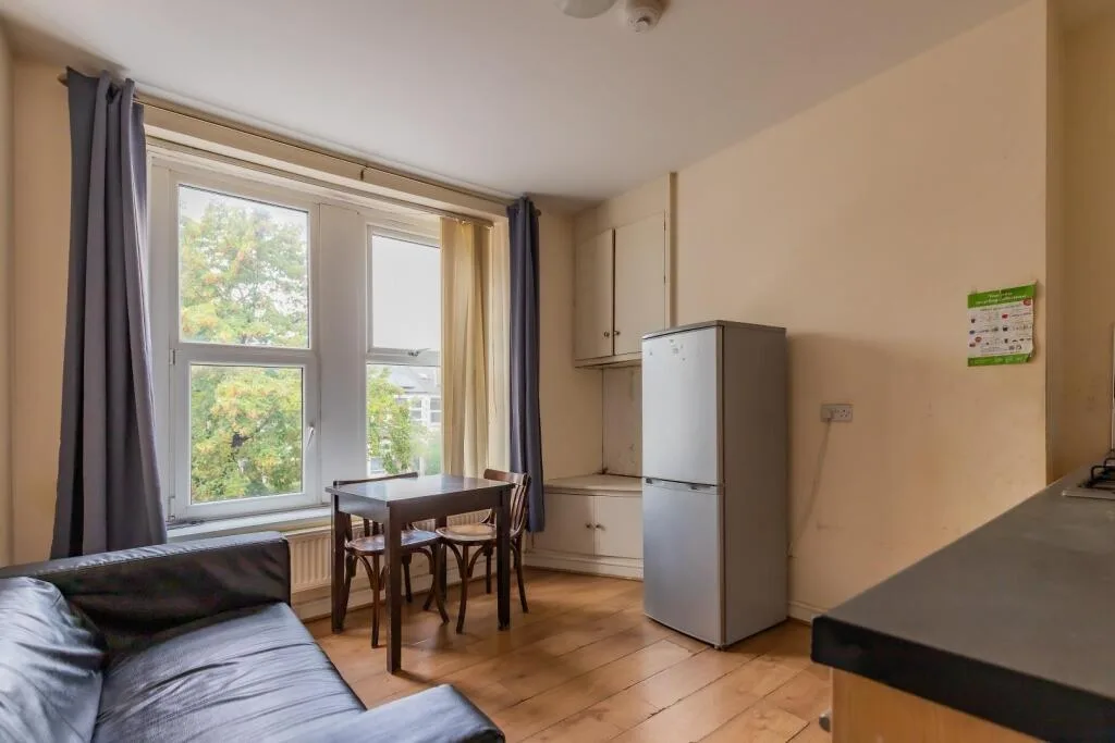 2 bedroom private hall for rent