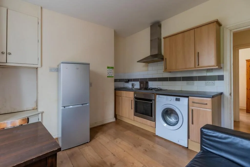 2 bedroom private hall for rent