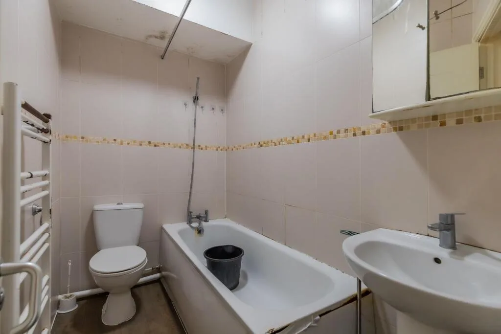 2 bedroom private hall for rent