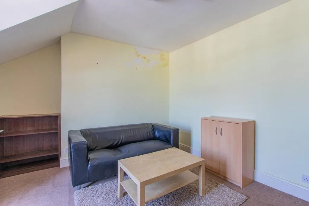 1 bedroom private hall for rent