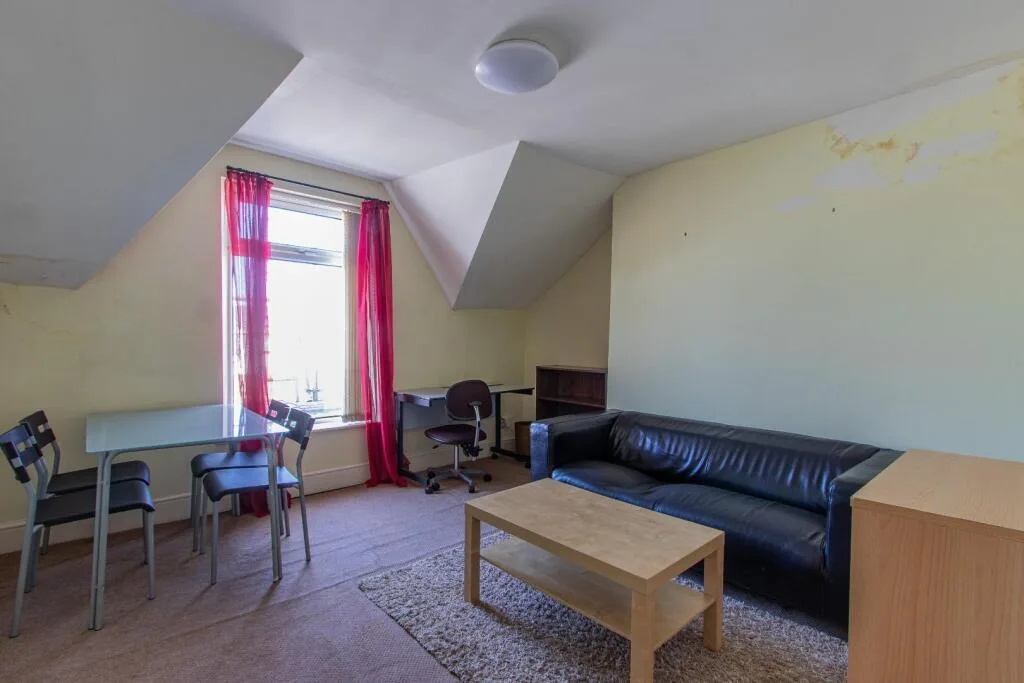 1 bedroom private hall for rent