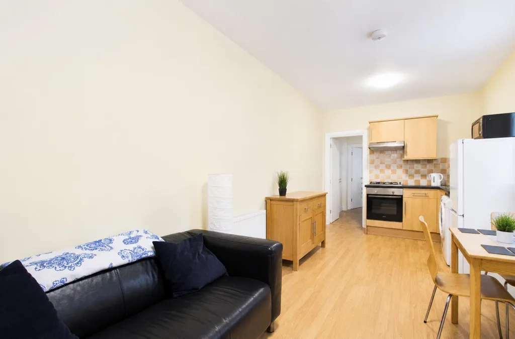 1 bedroom private hall for rent