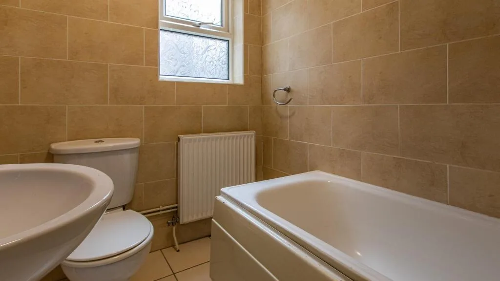 1 bedroom private hall for rent