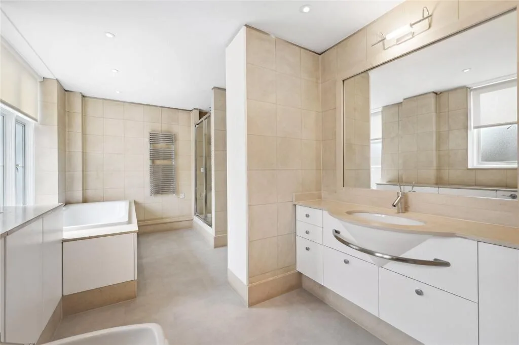 3 bedroom flat for rent