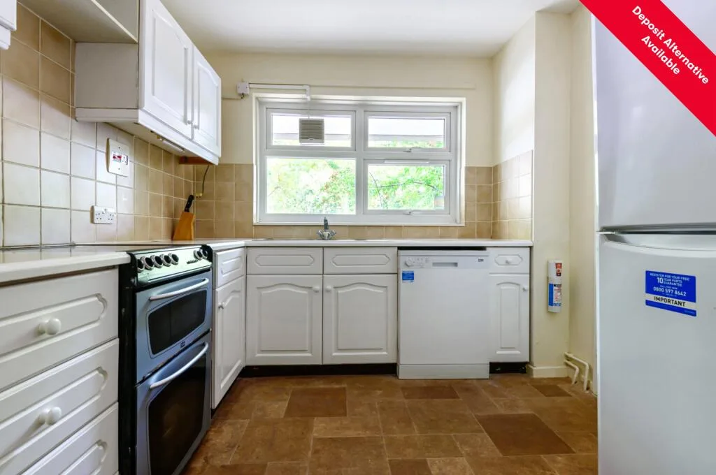 3 bedroom end of terrace house for rent