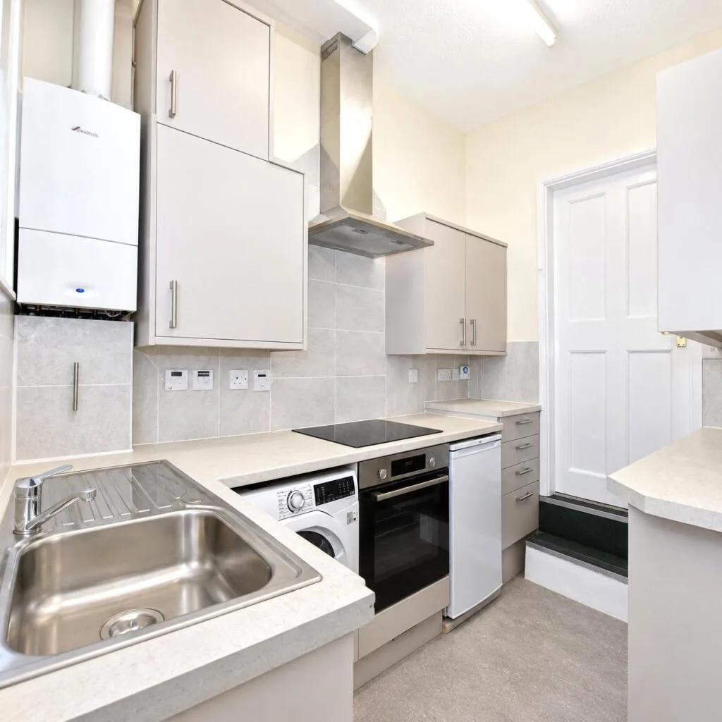 2 bedroom house for rent