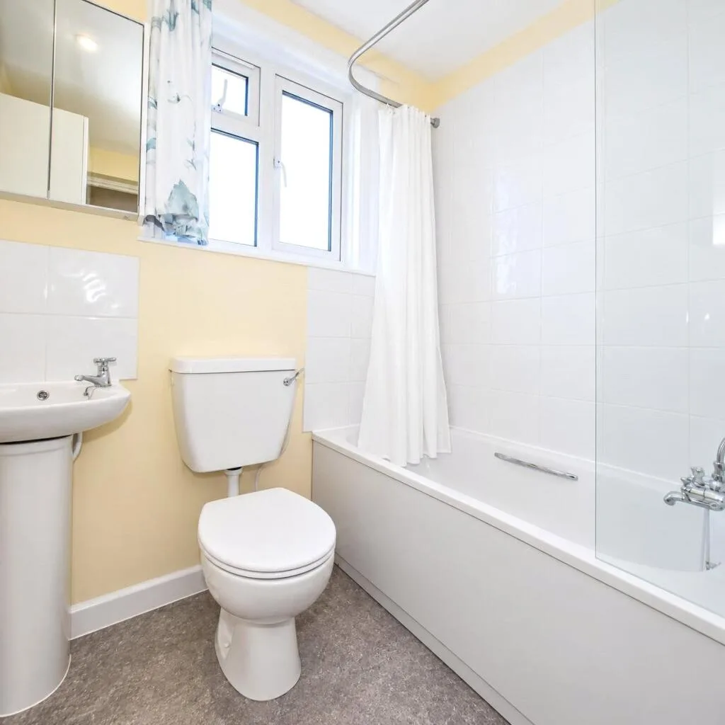 2 bedroom house for rent