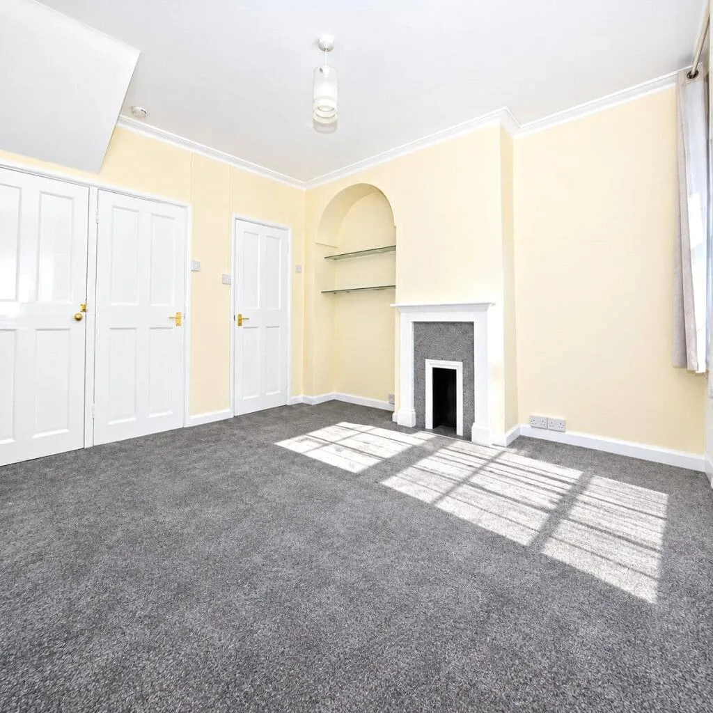 2 bedroom house for rent