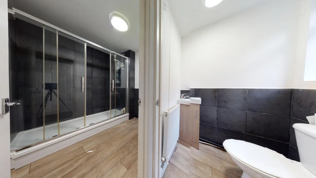 6 bedroom semi-detached house for rent