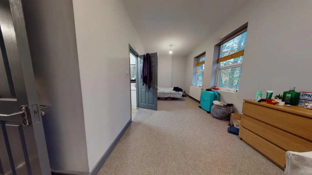 6 bedroom semi-detached house for rent