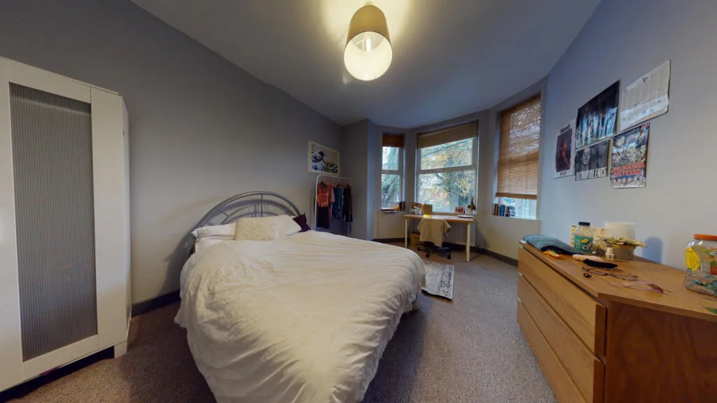 6 bedroom semi-detached house for rent