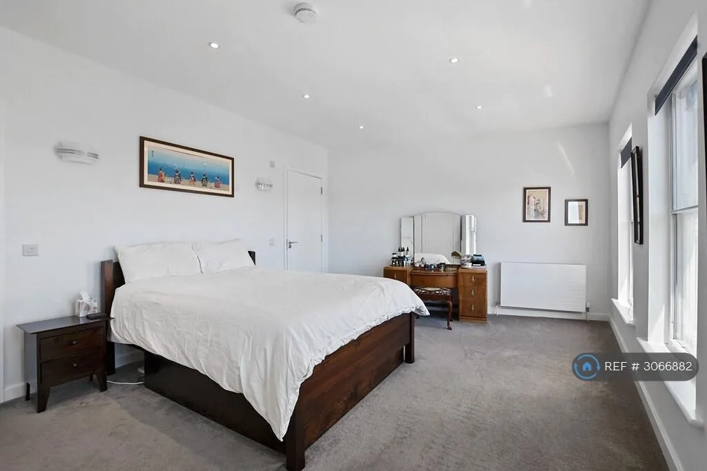 2 bedroom maisonette for rent