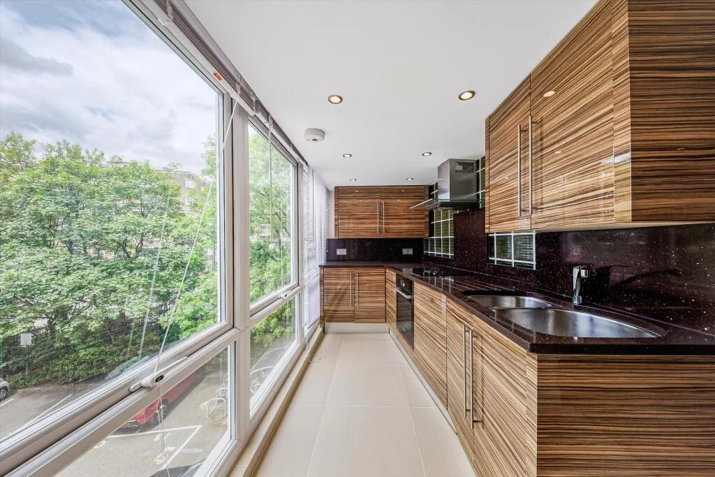 3 bedroom flat for rent