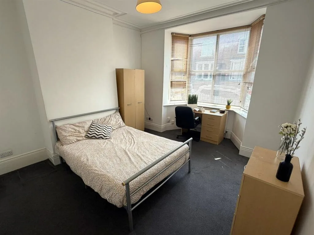 4 bedroom terraced house for rent