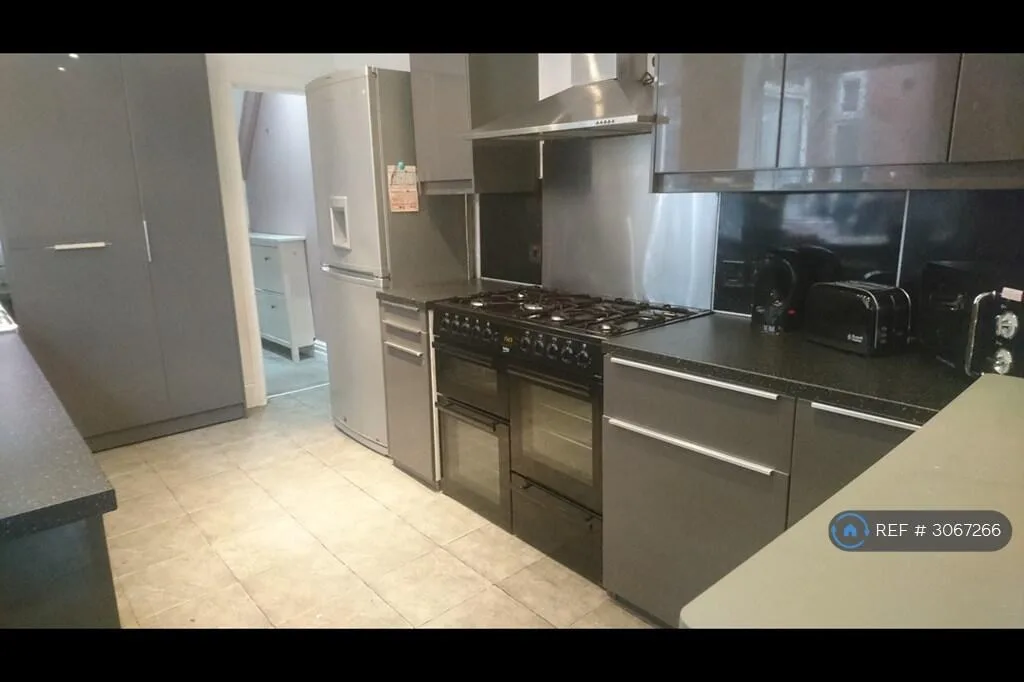 4 bedroom terraced house for rent