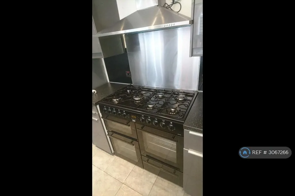 4 bedroom terraced house for rent