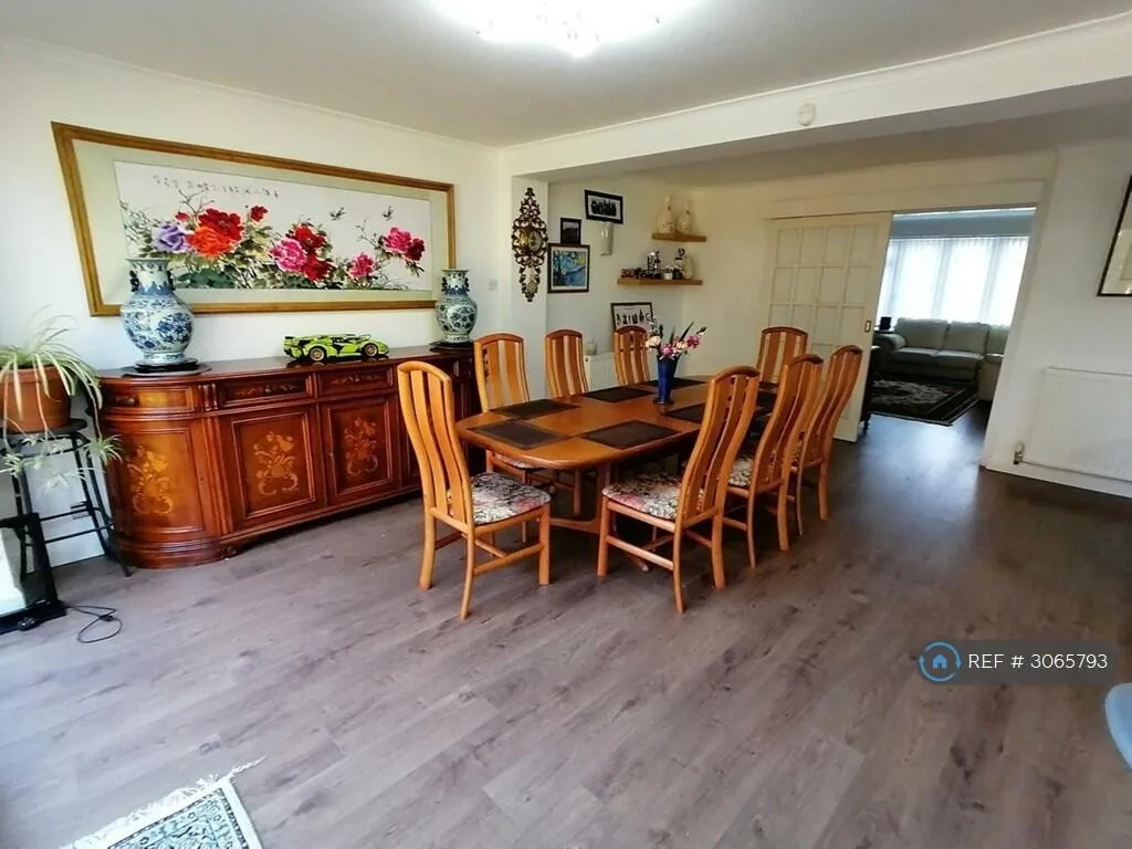4 bedroom detached house for rent