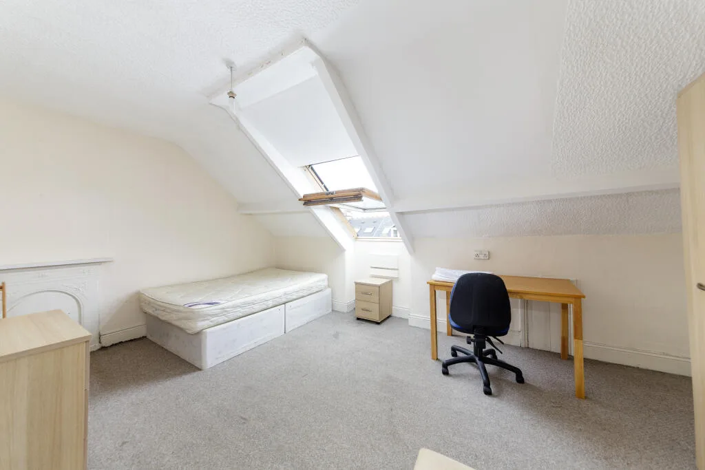 5 bedroom house for rent