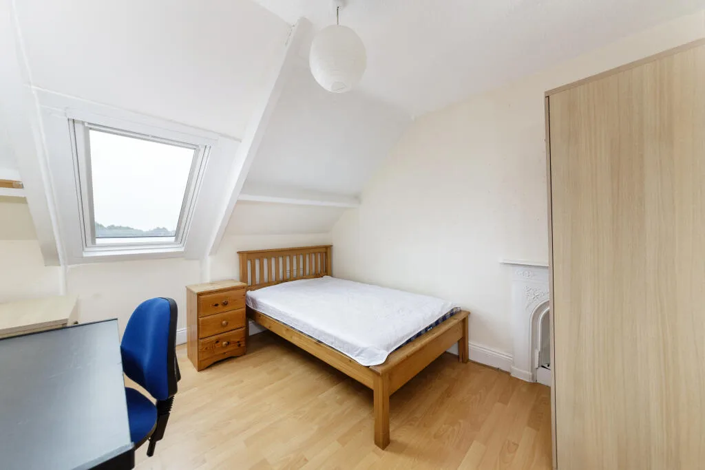 5 bedroom house for rent