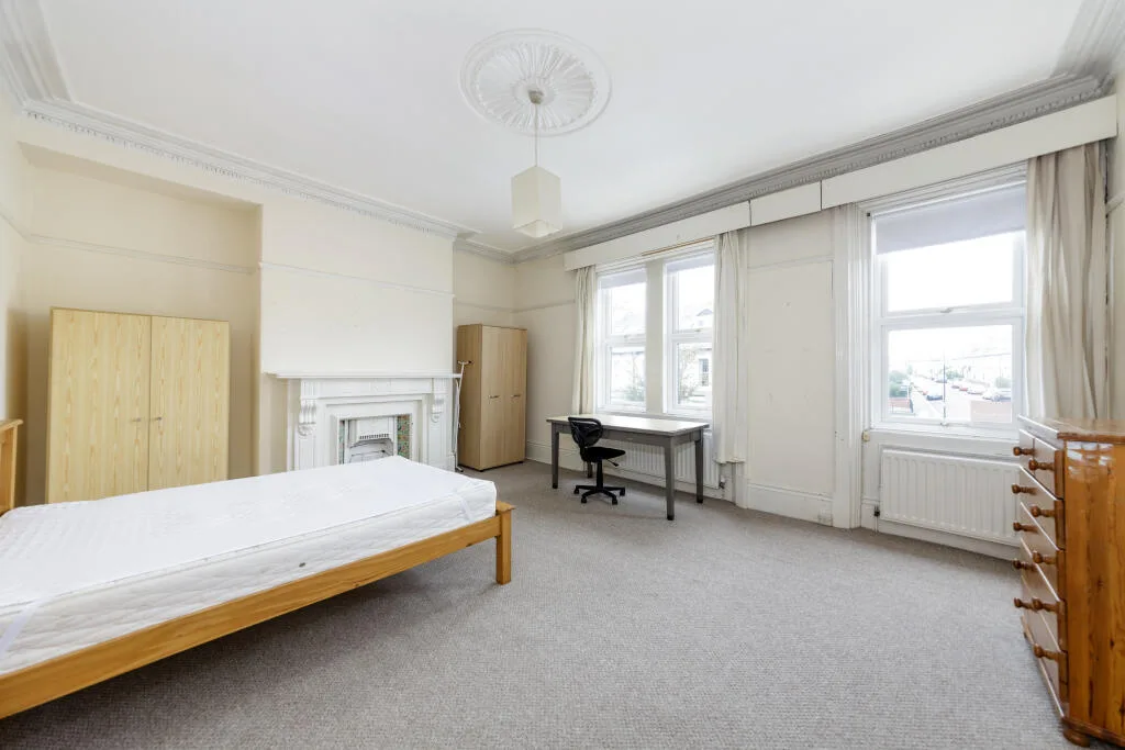 5 bedroom house for rent