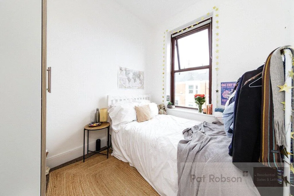 5 bedroom terraced house for rent