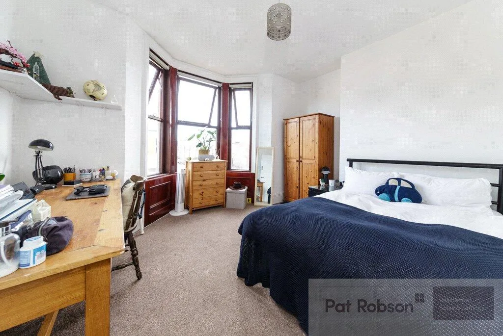 5 bedroom terraced house for rent