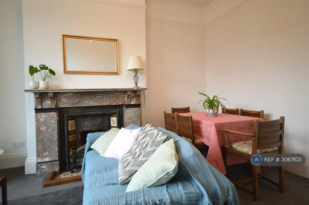 4 bedroom maisonette for rent