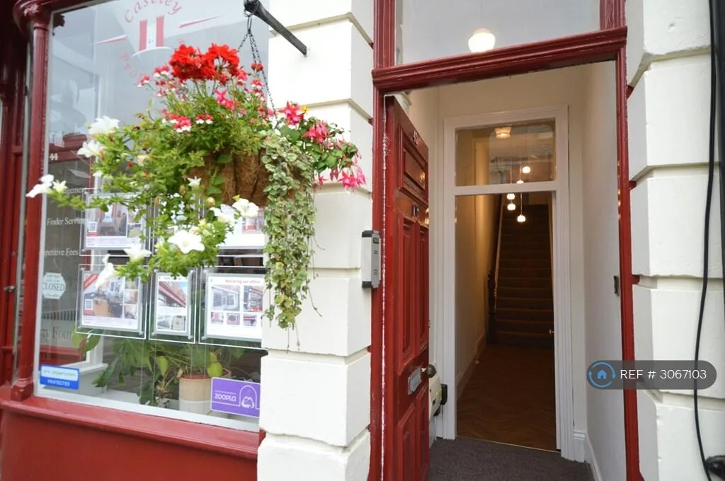 4 bedroom maisonette for rent