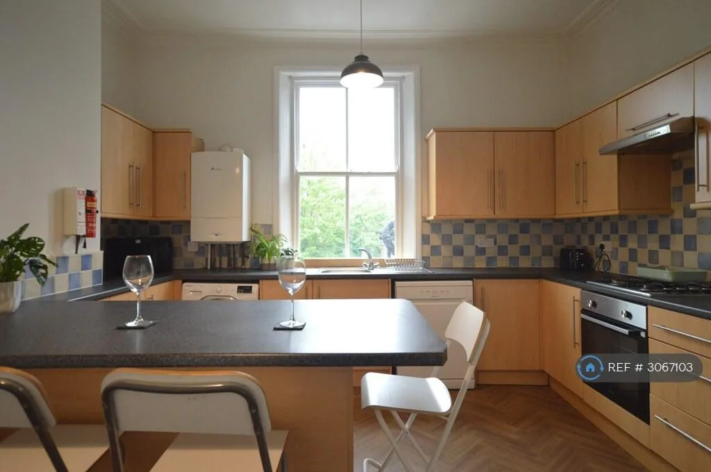 4 bedroom maisonette for rent
