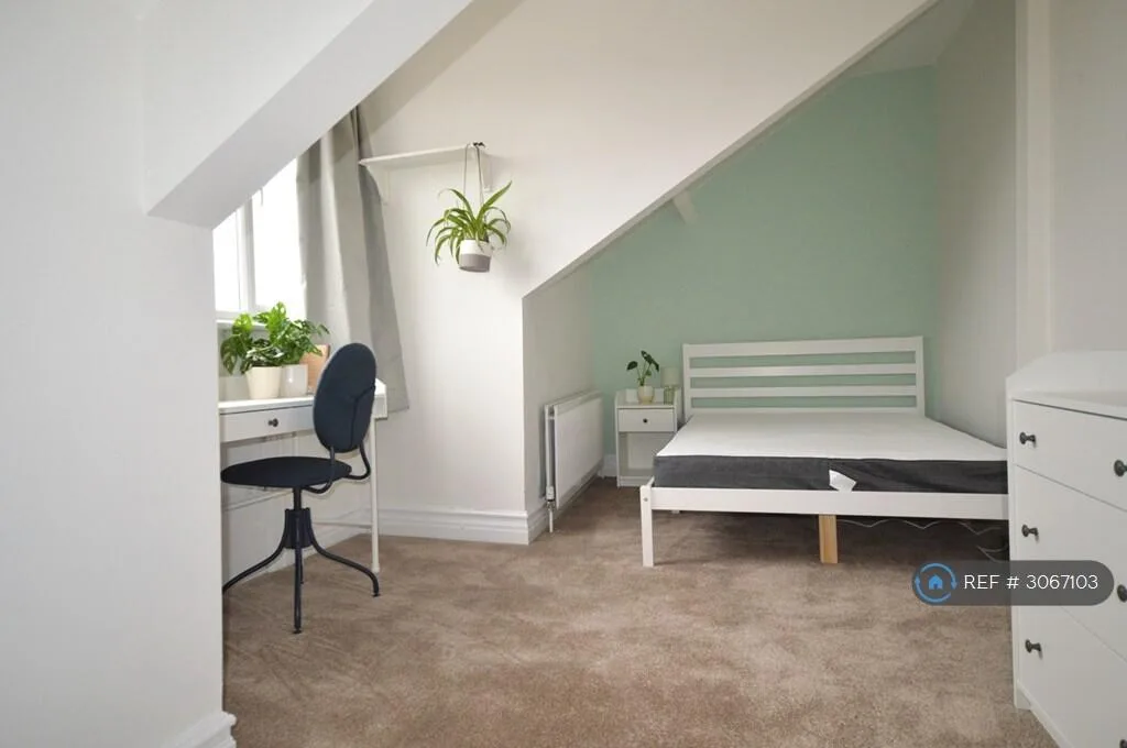 4 bedroom maisonette for rent