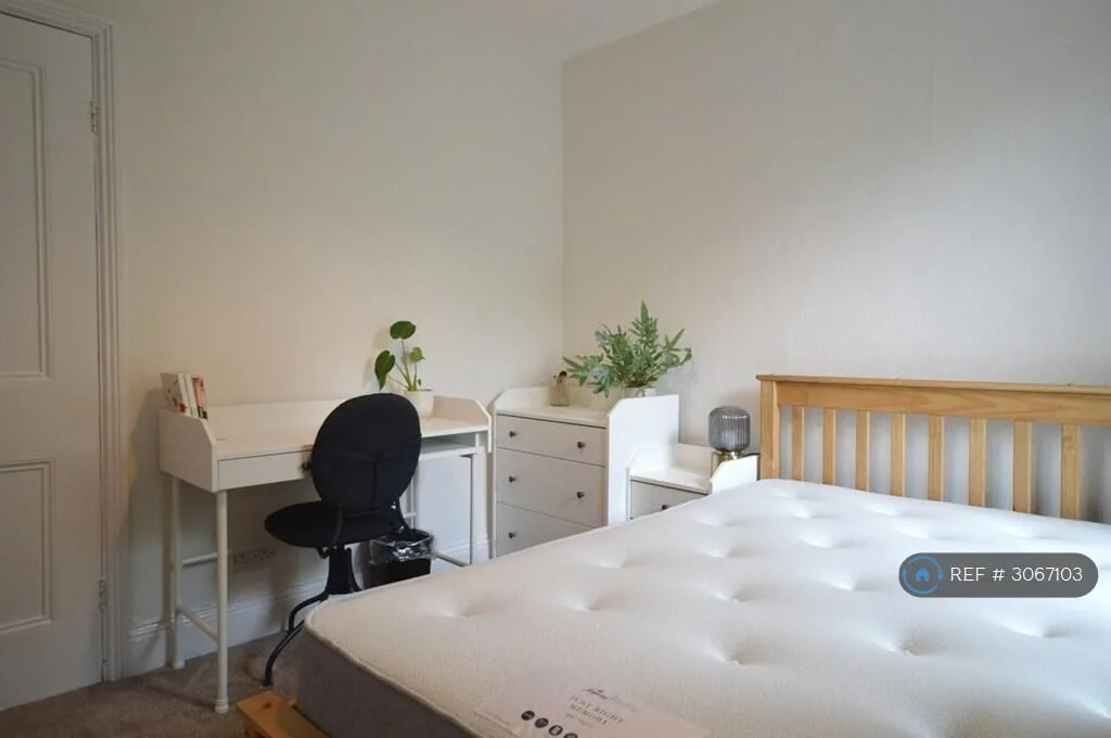 4 bedroom maisonette for rent