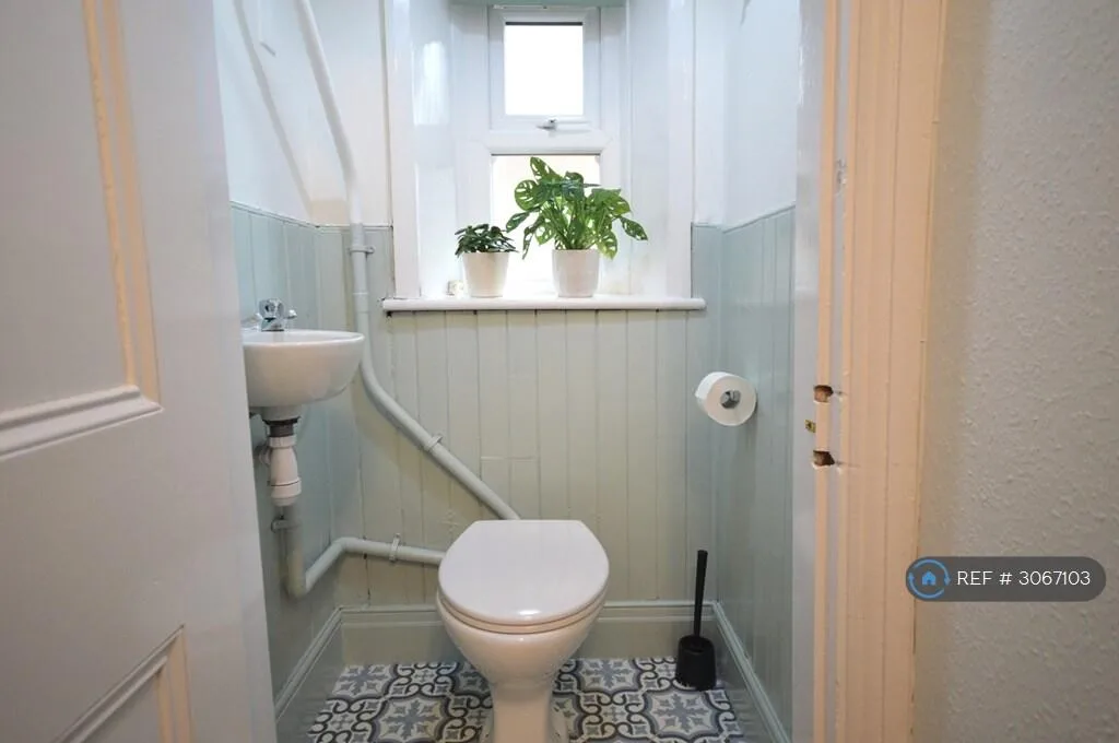 4 bedroom maisonette for rent