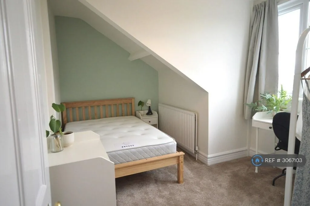 4 bedroom maisonette for rent
