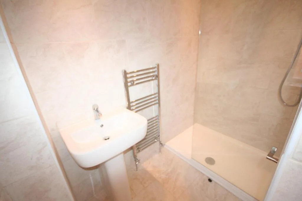 2 bedroom house for rent