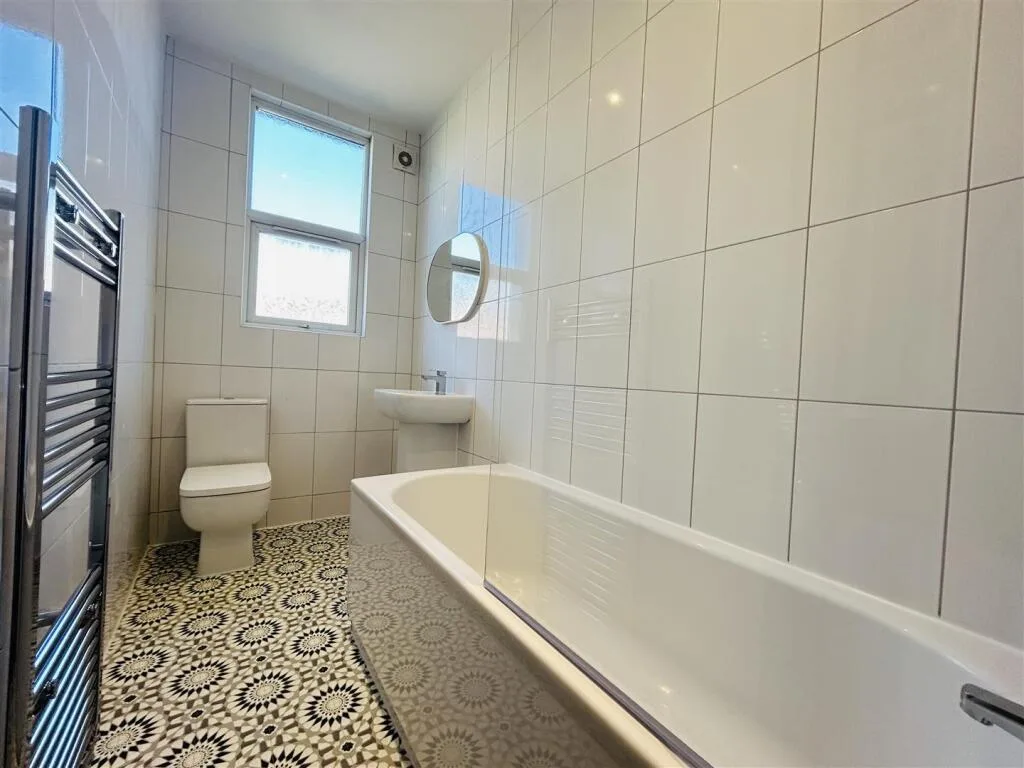 6 bedroom terraced house for rent