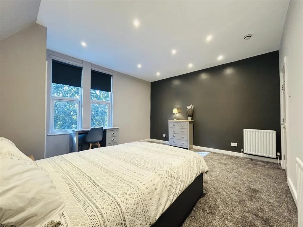 6 bedroom terraced house for rent