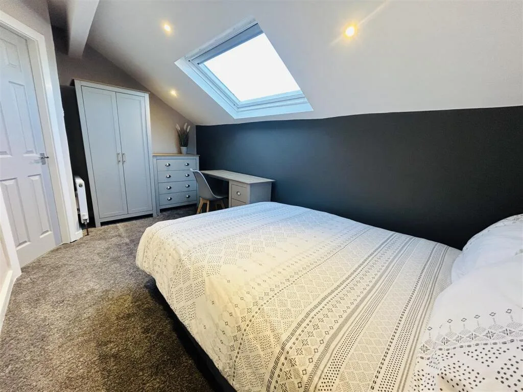 6 bedroom terraced house for rent