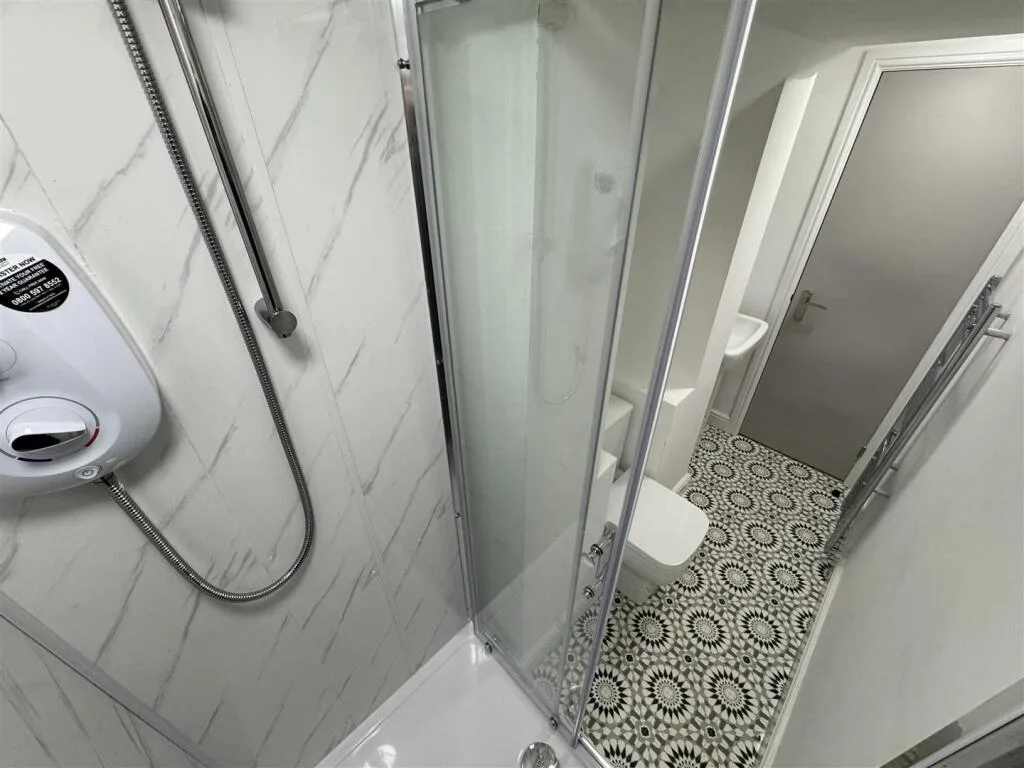 6 bedroom terraced house for rent