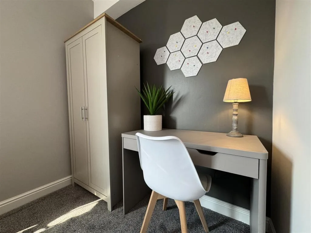 6 bedroom terraced house for rent