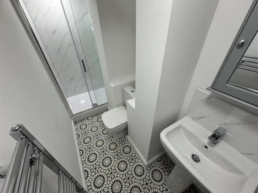 6 bedroom terraced house for rent