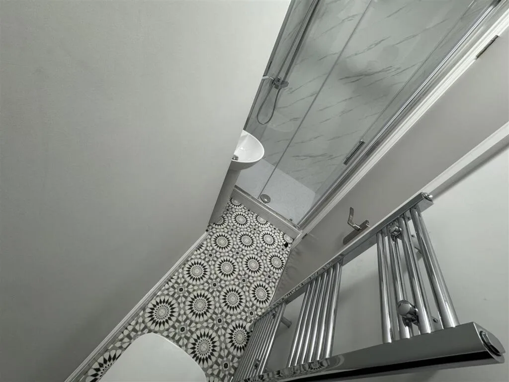 6 bedroom terraced house for rent