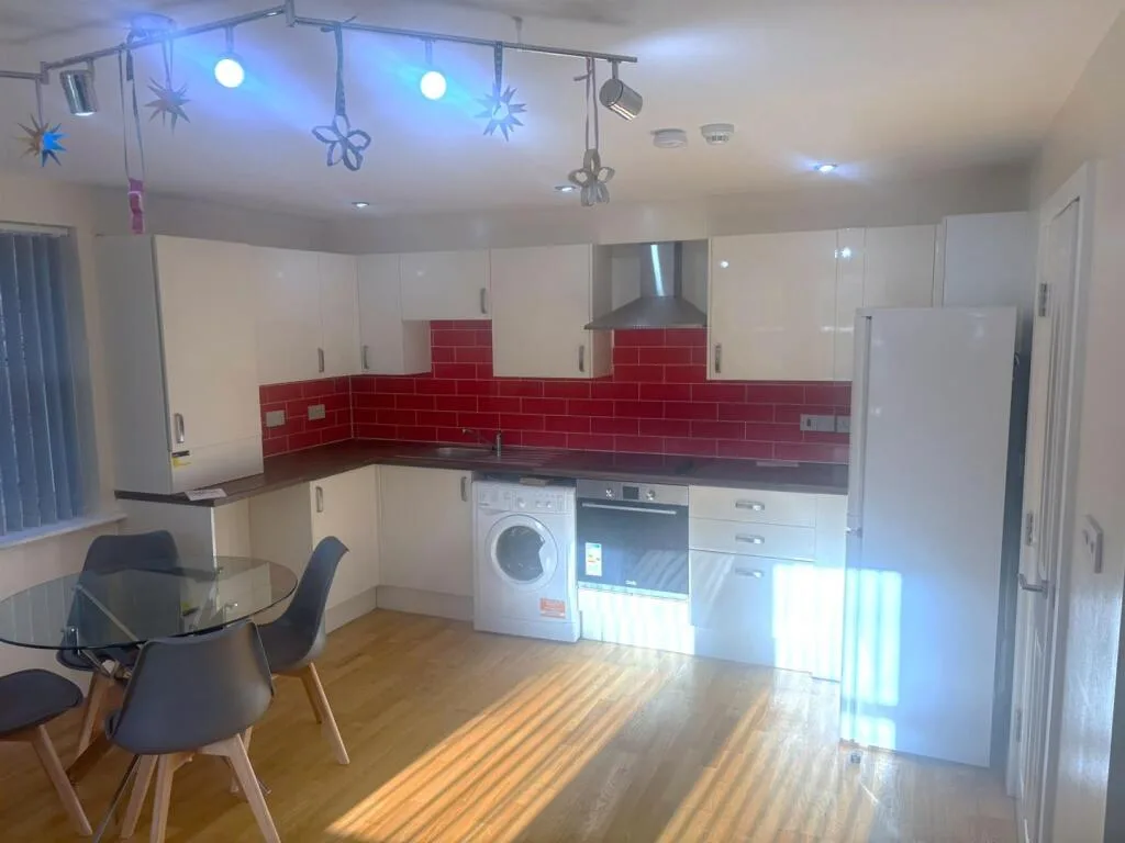 2 bedroom ground floor flat for rent