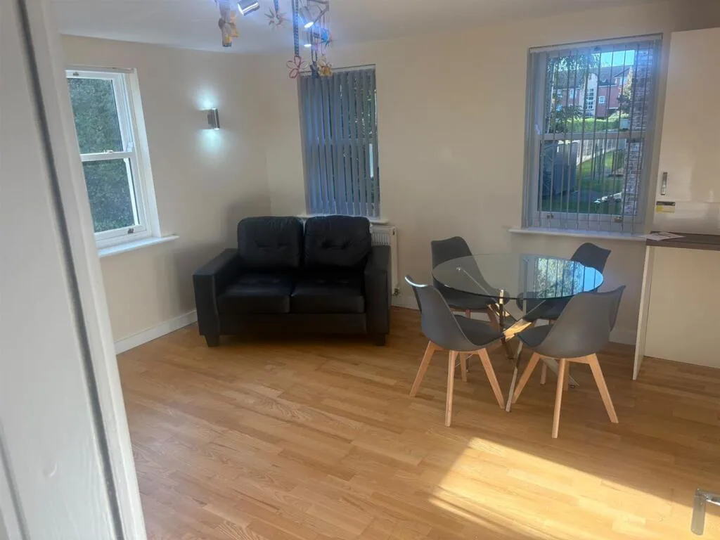 2 bedroom ground floor flat for rent