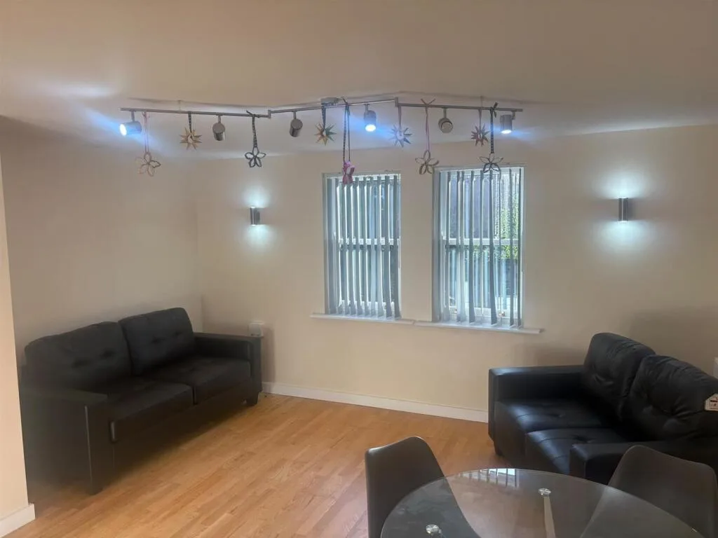 2 bedroom ground floor flat for rent