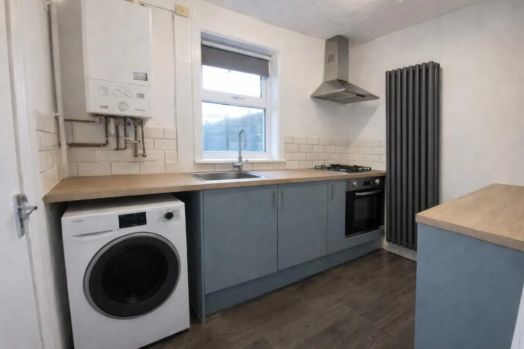 5 bedroom semi-detached house for rent
