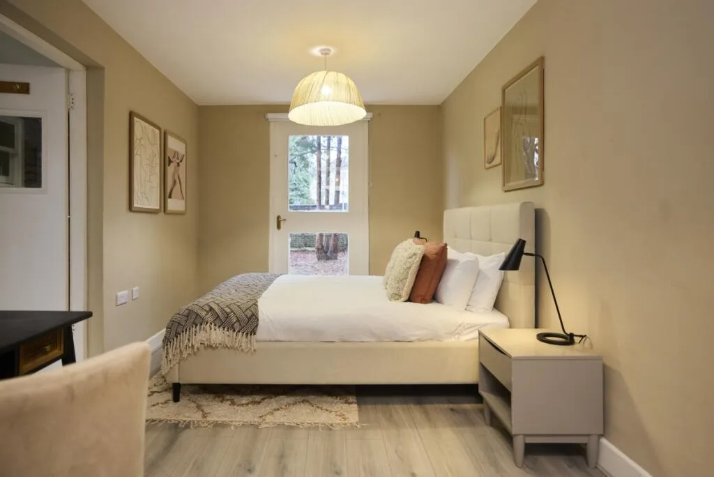 5 bedroom detached house for rent