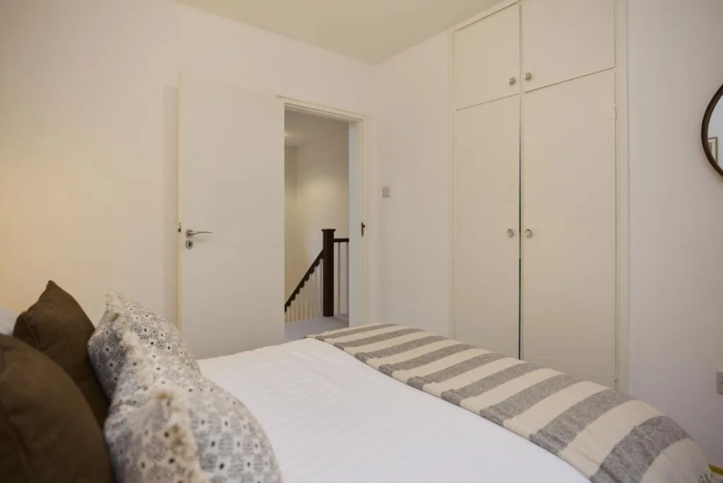 5 bedroom detached house for rent