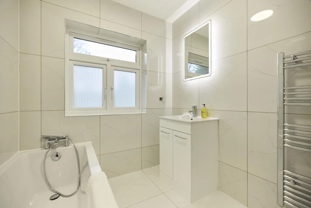 5 bedroom detached house for rent